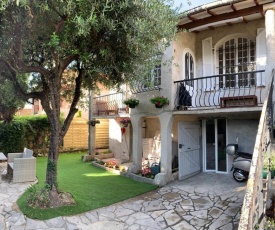 Appartement T2 bas de villa sur la Côte d'Azur tout confort