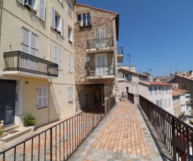 1 bedroom Suquet, 6 min from the Palais, balcony city & port view 220