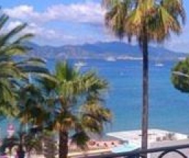 Apartment on the Croisette with sea view