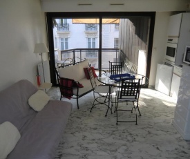 Studio Cannes, 1 pièce, 4 personnes - FR-1-470-23