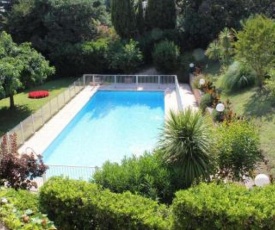 Cannes Apartment Sleeps 4 Pool