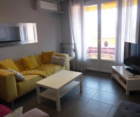 Cannes Apartment Sleeps 5 WiFi T692736