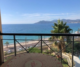 Cannes apartment with balcony and sea view