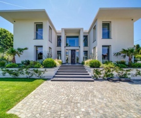 Cannes Luxury Rental - Modern Villa