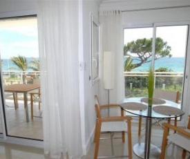 Stunning 2 Bed, 2 Bath Apt on the Cannes sea front has swimming pool and is a secure modern building 464