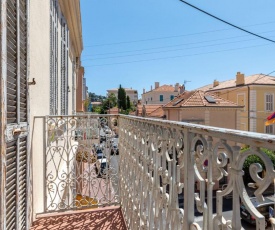 CHARMING apartment in the center of CANNES