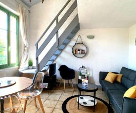 2 bedroom duplex apartment in the center of Antibes