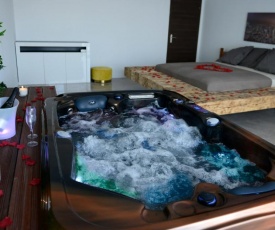 Rooftop Luxe Verduron Jacuzzi Spa