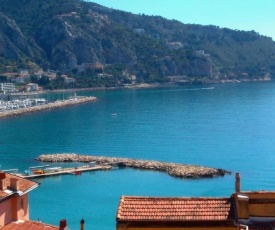 T2 à Menton Vue mer proche Plage