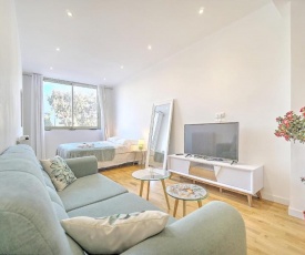 Cannes Heart of town Cozy bright warm & sunny studio by Olam Properties