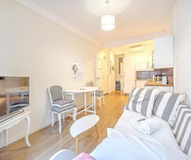 Cannes Heart of Town - Cosy and bright apartment with balcony by Olam Properties