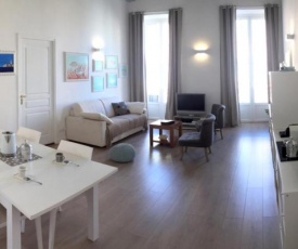 2 Bedrooms Appartement In Central Location on the famous Place Massena Nice