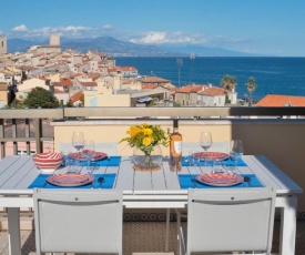 High Standing with Incredible Old Antibes and Sea views