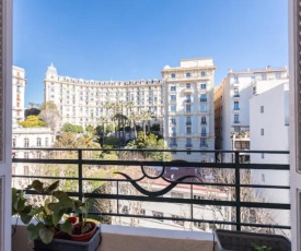 Central Flat with Beautiful view and balcony