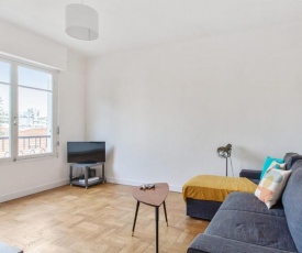 Modern and bright flat in a calm street close to Nice station - Welkeys