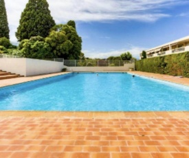 Nice studio with swimming pool in ANTIBES