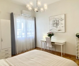 NOTRE DAME - Huge sunny modern 2BR flat - Terrace