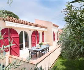 Splendid villa, garden & jacuzzi, 200m from beach