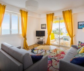 Stunning 2 bed Flat Nice front of the beach Seaview