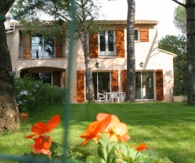 Location Villa et Studios Roquebrune-sur-Argens