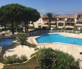 Flat with SWIMMING POOL close to the beach