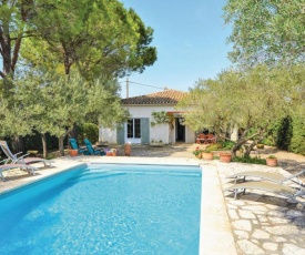 Amazing home in Saint-rémy-de-Provence w/ Outdoor swimming pool, Outdoor swimming pool and 3 Bedrooms