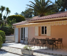 Boutique Villa in Sainte Maxime with Pool