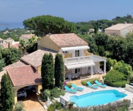 Villa Sainte Maxime golf de st Tropez avec piscine