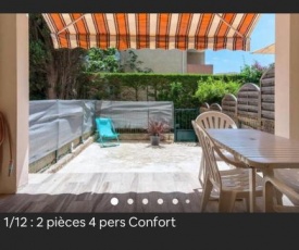 appartement a six fours/le brusc