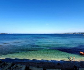 Miramare appartement pieds dans l eau vue mer féerique 180° féerique