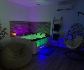 Appartement Cosy Jacuzzy Luxe Gare de Toulon