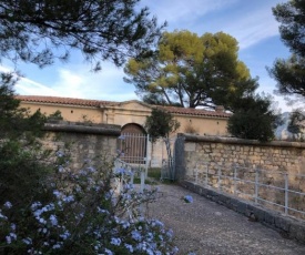 Fort "Vauban" privé sur les hauteurs de Toulon Maison trois pièces