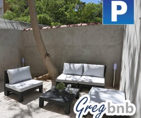 GregBnb - Studio Terrasse - PARKING INCLUS - CLIMATISÉ - 15min Gare