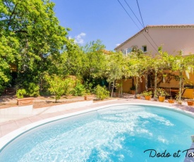 Handsome 5 bedroom house with pool - Dodo et Tartine