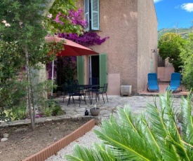 Petite maison au calme avec jardin clim et parking