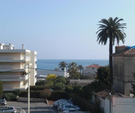 Résidence avec piscine, plage à 100 m, Cannes et Juan les Pins à 5 min, WiFi