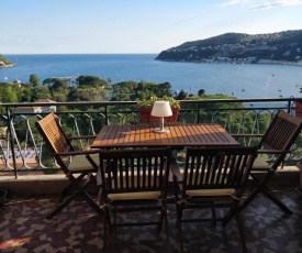 Vintage flat overlooking Villefranche Bay