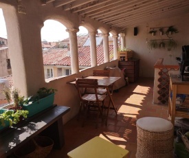 Appartement de charme avec terrasse - Vieil Aix