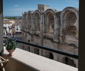 Studio avec balcon donnant sur les Arènes d’Arles