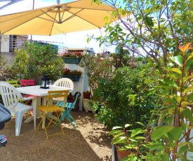 Terrasse avec vue sur le vieil Arles