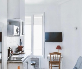 Cute small room on La Croisette