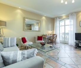 Lovely 2 Bed 2 bath apartment in Cannes on Rue Antibea easy walk to the Palais 224